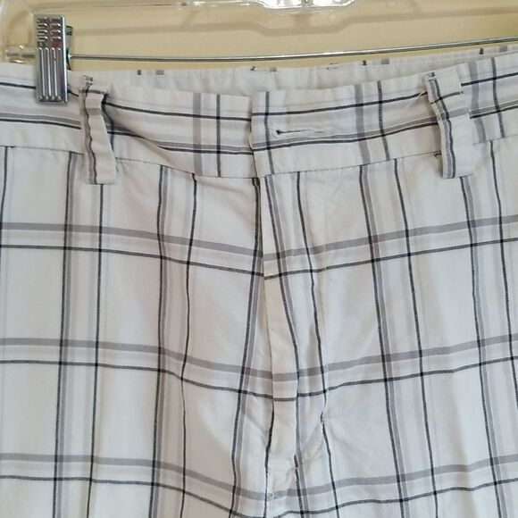 Chase Edward Golf Shorts White Sz 38 - Picture 4 of 9